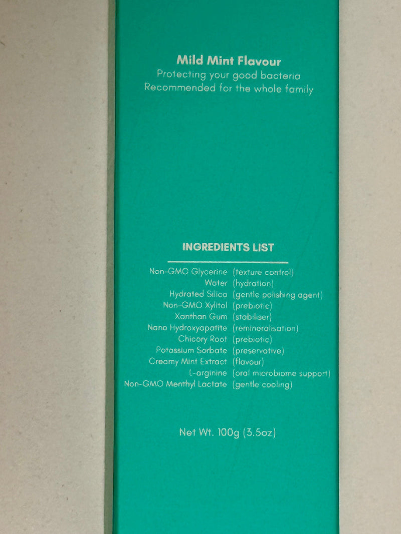 Flossy & Pure carton side panel showing the Mild Mint ingredients list, including nano-hydroxyapatite